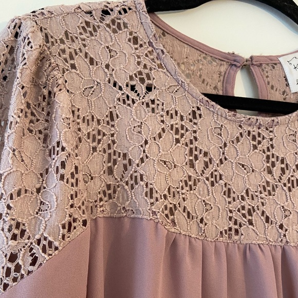 Kit and Sky | Lace Blouse - Picture 4 of 10
